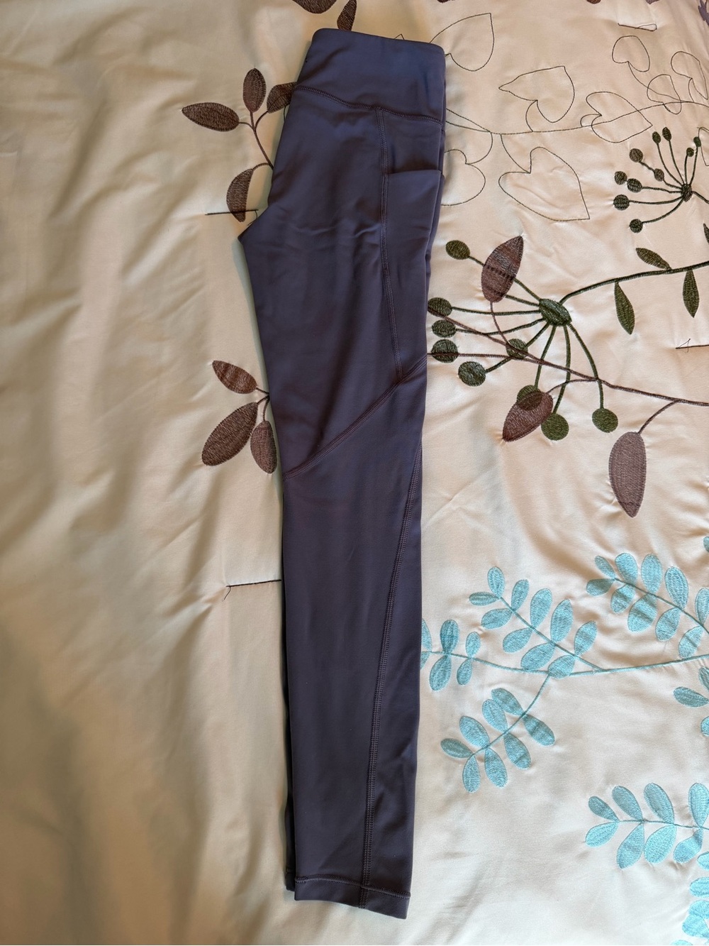 Athleta Girl Stash Your Treasures High Rise Leggings Side Pockets M 8-10 Purple